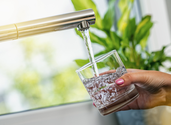 Nhà bạn đang ăn uống bằng nước gì? 3 Nước máy