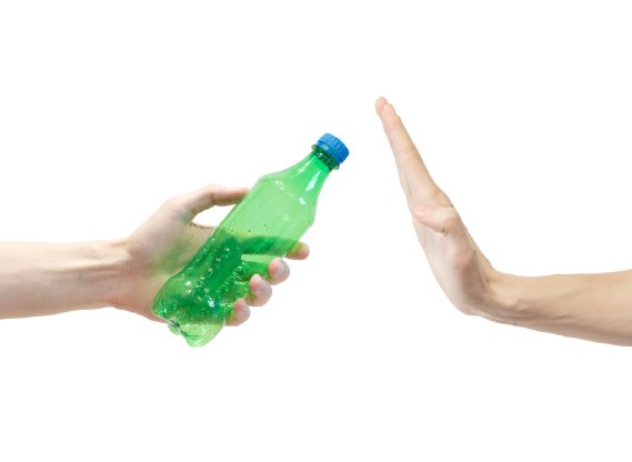 4 Sự thật gây sốc về nước đóng chai nhiều người uống hàng ngày mà không biết 1 200928 Không tái sử dụng chai