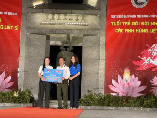 Koro cùng với Chi Đoàn Ban Kinh tế Trung ương tài trợ hai máy lọc nước từ trường cho Nghĩa trang Liệt sĩ Quốc gia Đường 9 và Nghĩa Trang Liệt sĩ Quốc gia Trường Sơn.